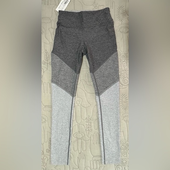 NWT Outdoor Voices 7/8 Springs Leggings XS Graphite/Ash - Picture 2 of 5
